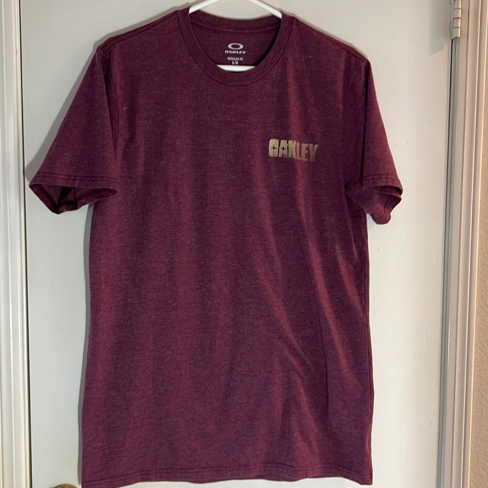 Mens Oakley t-shirt